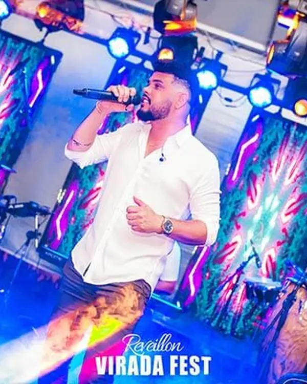 Show ao vivo no palco